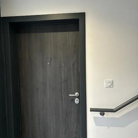 + Parking + Terrasse Apartment *